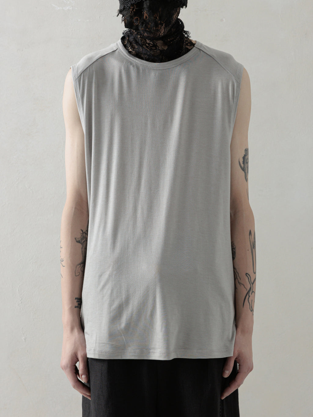 CLANE 25SS COLLAR SHORT VEST グレー