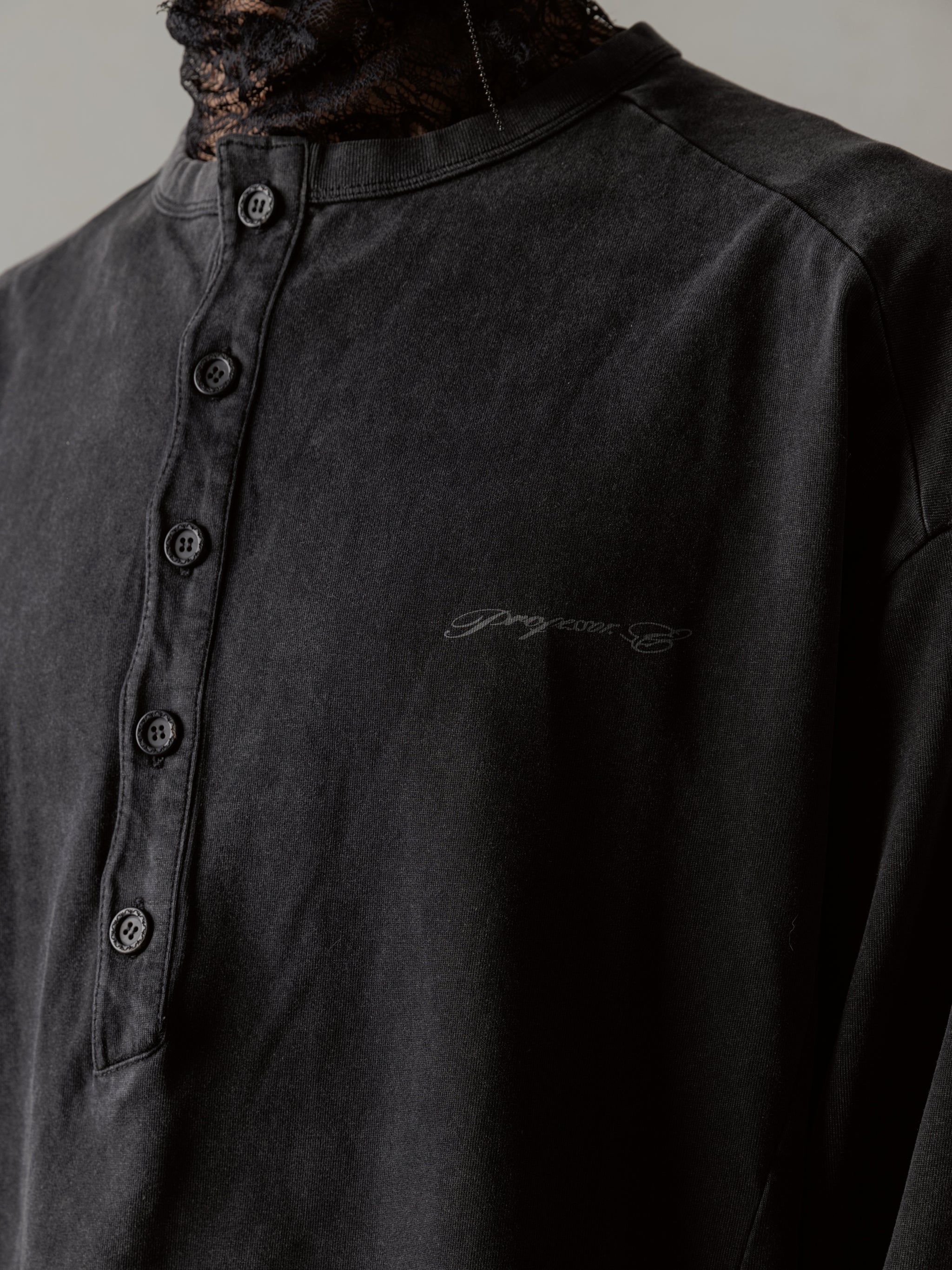 トップス Professor.E HENLEY 48 Professor.E FADED HENLEY L/S TEE (BLACK)の商品ページ