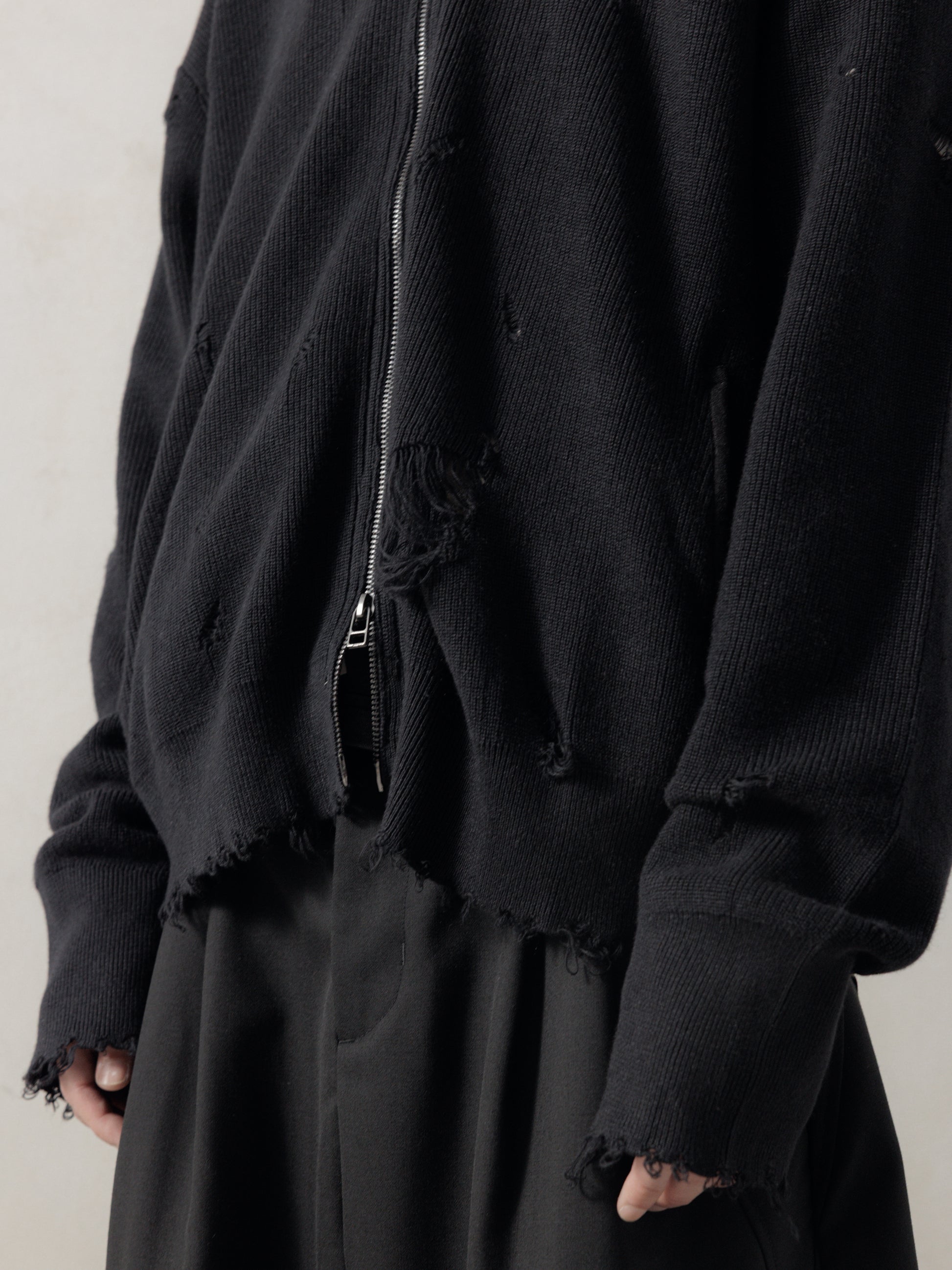 25FW｜Destroyed Knit