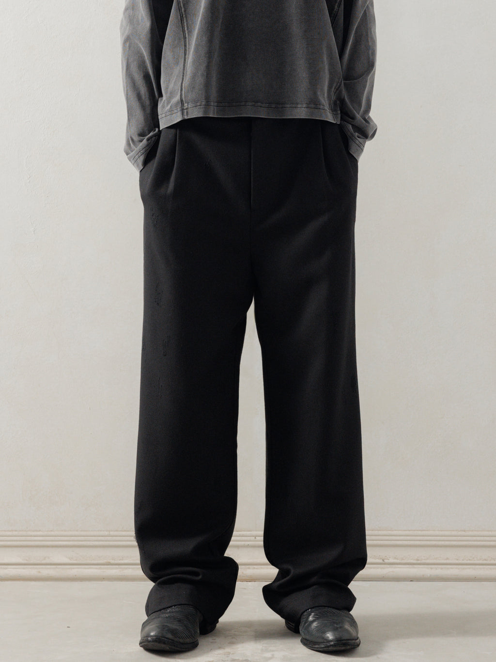 25FW｜Distressed Wool Pants