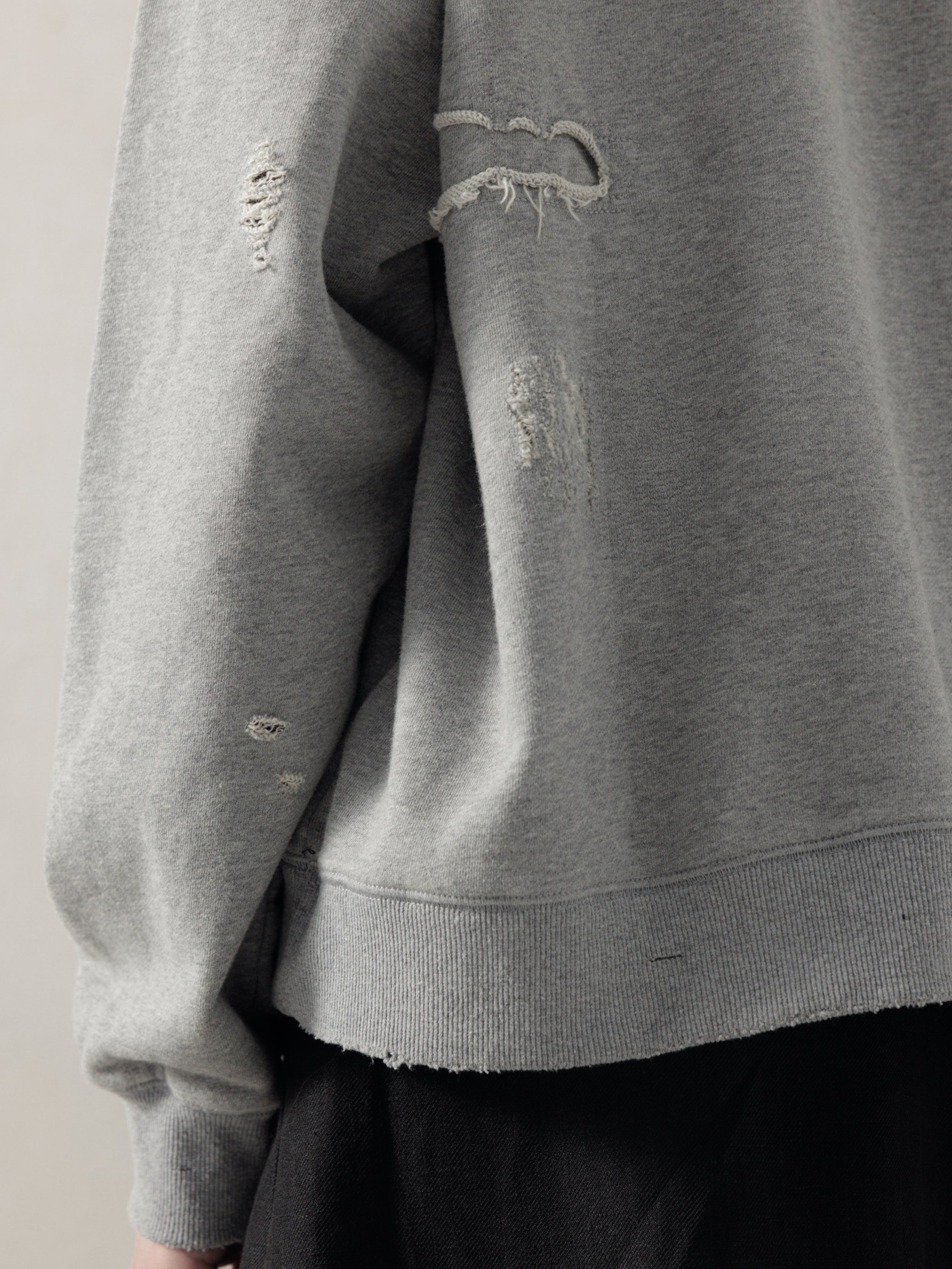 25FW｜Double V Destroyed Sweater (Grey)