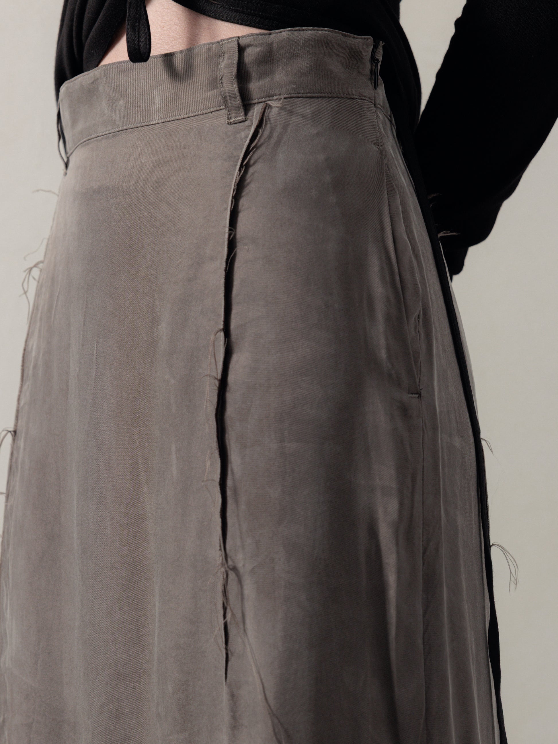 25FW WMS｜Frayed Skirt (Grey)
