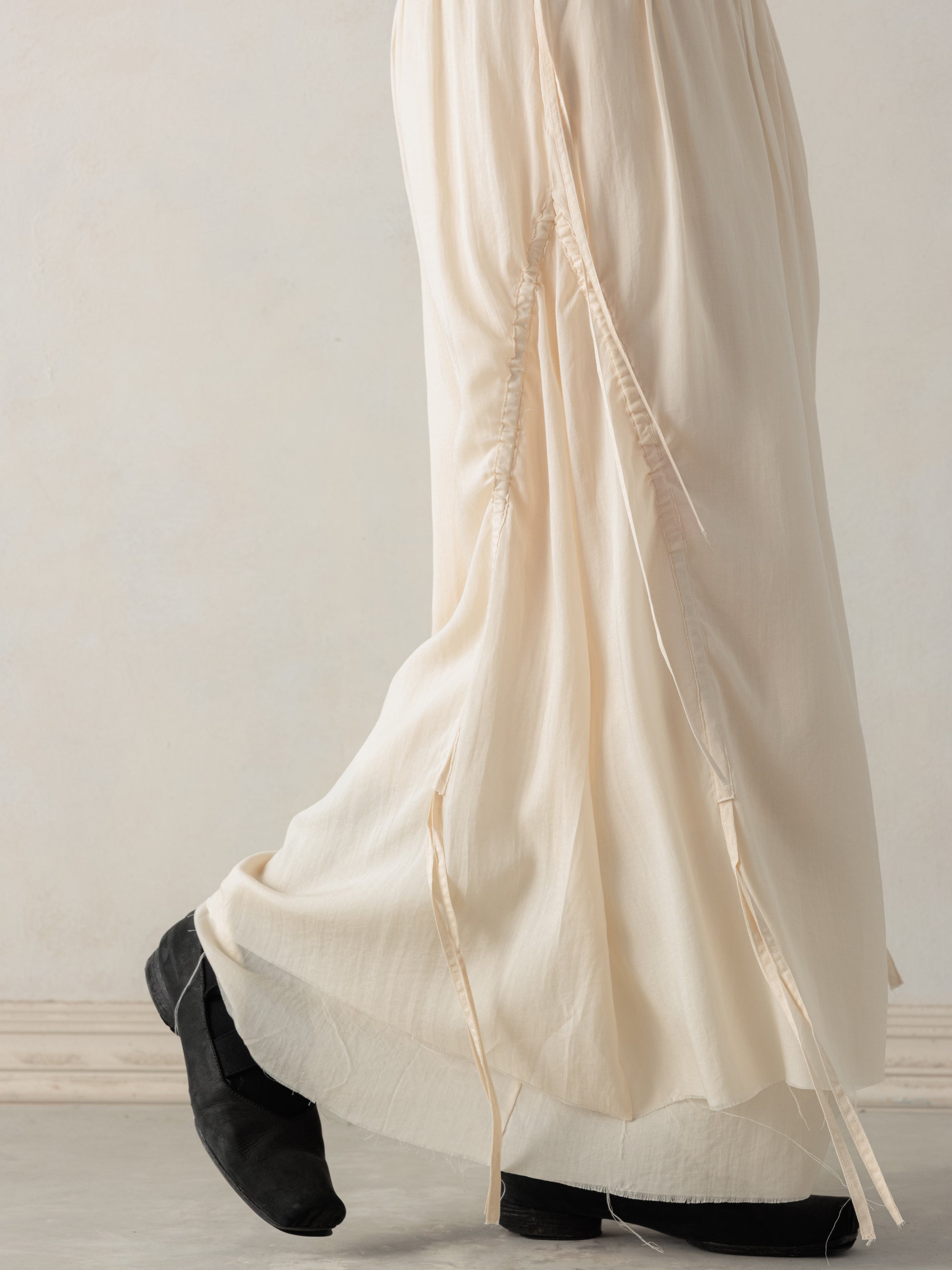 26SS WMS｜Cotton Pleated Midi Skirt (Beige)