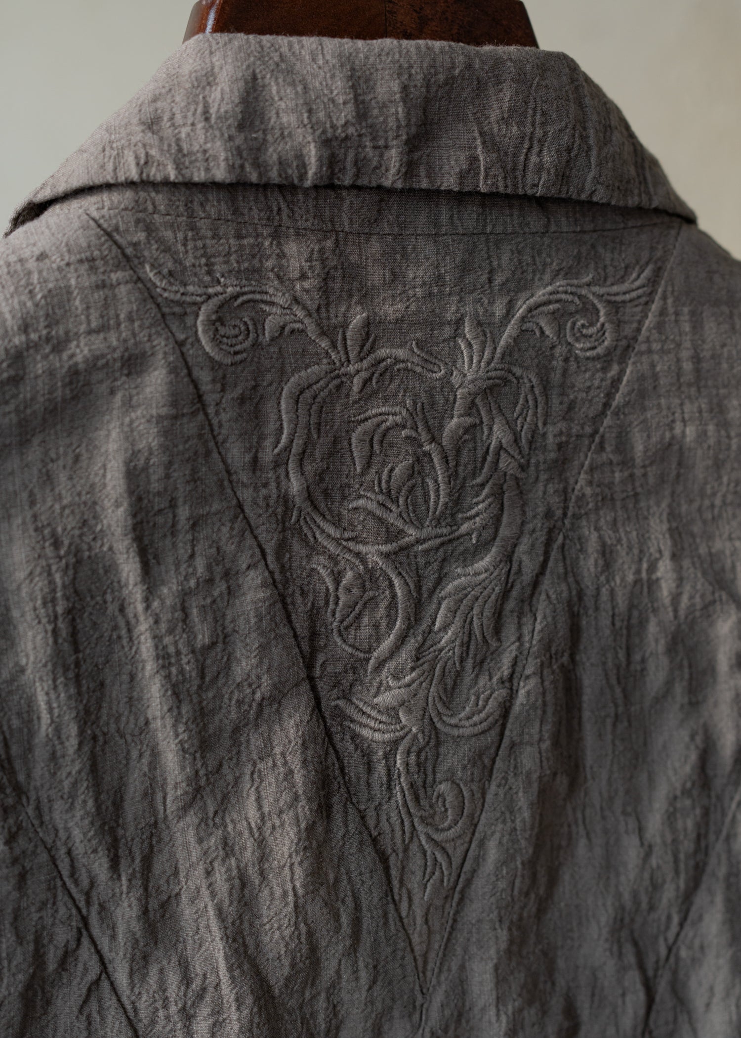 Forgotten Materials｜Embroidered Blazer (Natural Dyed Grey)