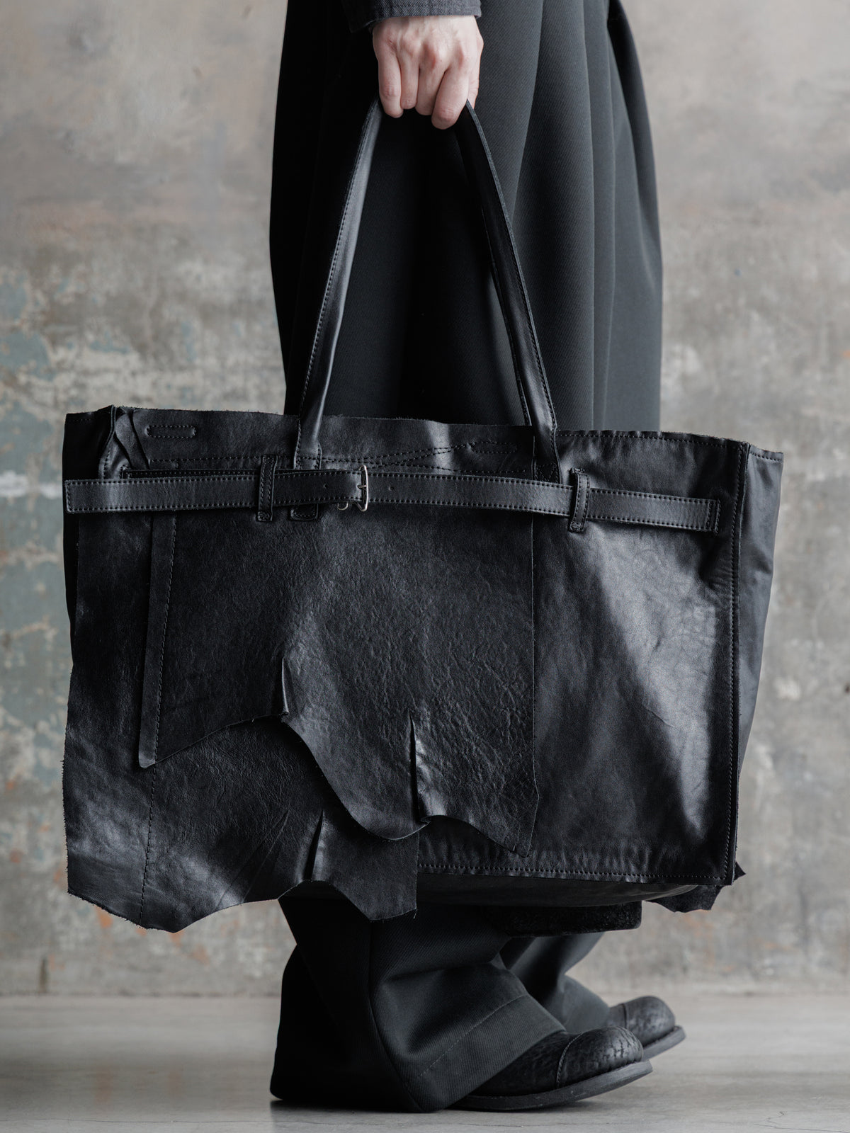 26FW｜Ragged Leather Tote