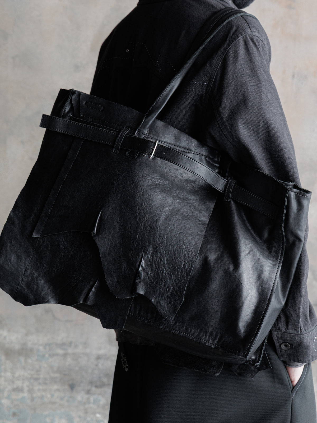 26FW｜Ragged Leather Tote