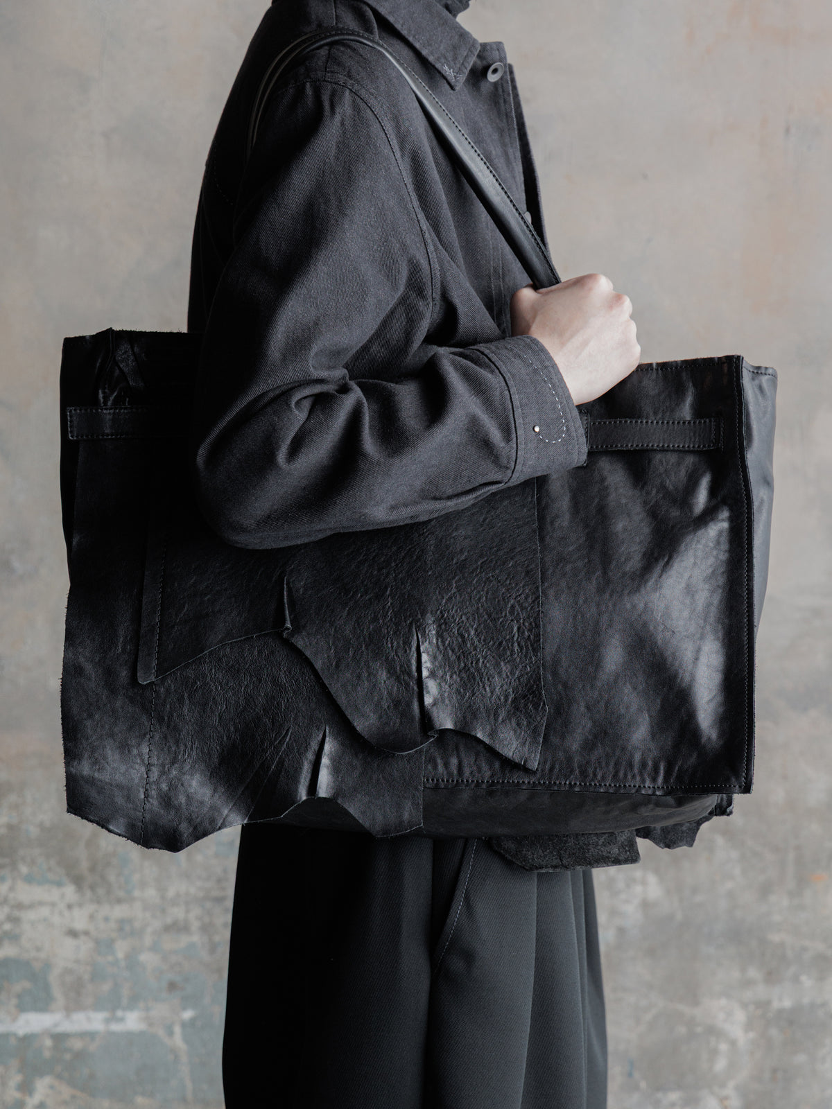 26FW｜Ragged Leather Tote