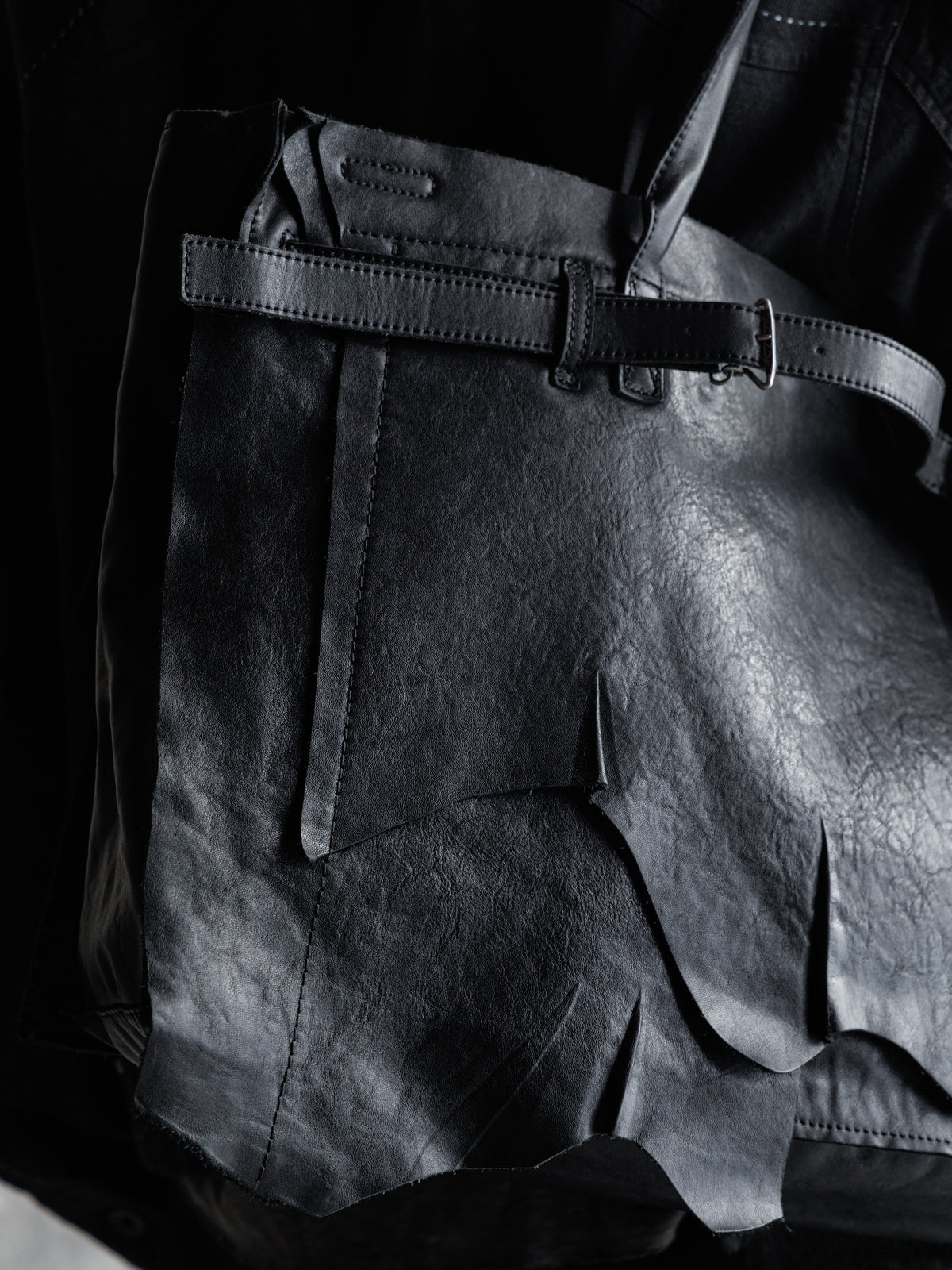 26FW｜Ragged Leather Tote