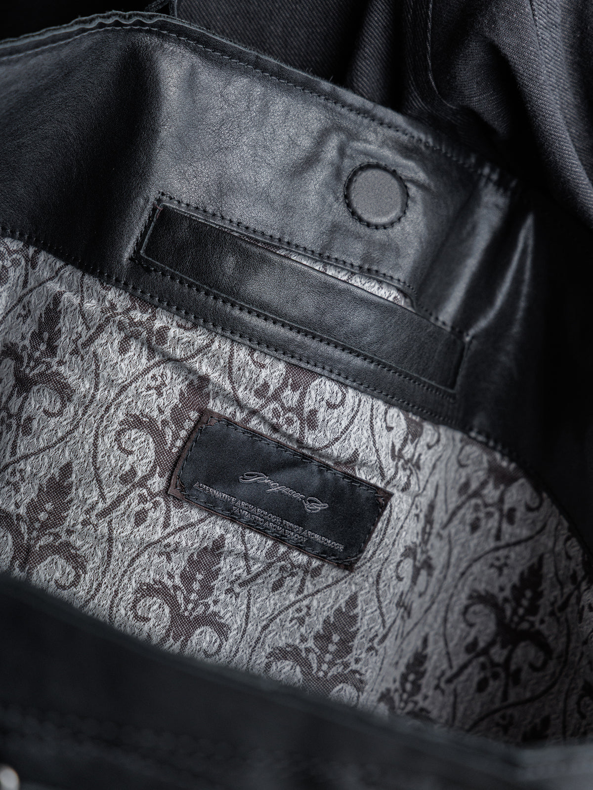 26FW｜Ragged Leather Tote