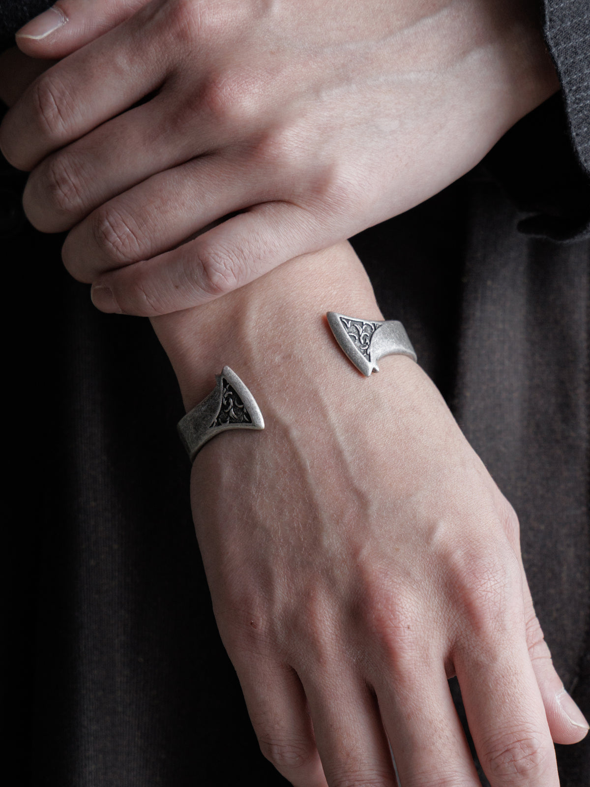 26FW｜Fortune Axe Bangle