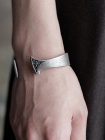 26FW｜Fortune Axe Bangle