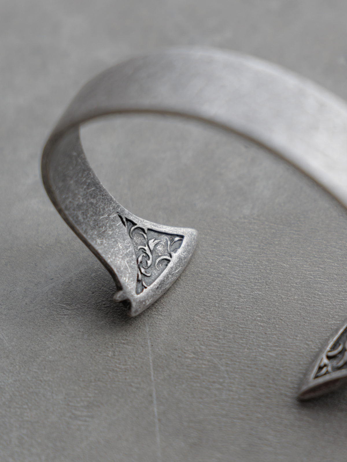 26FW｜Fortune Axe Bangle