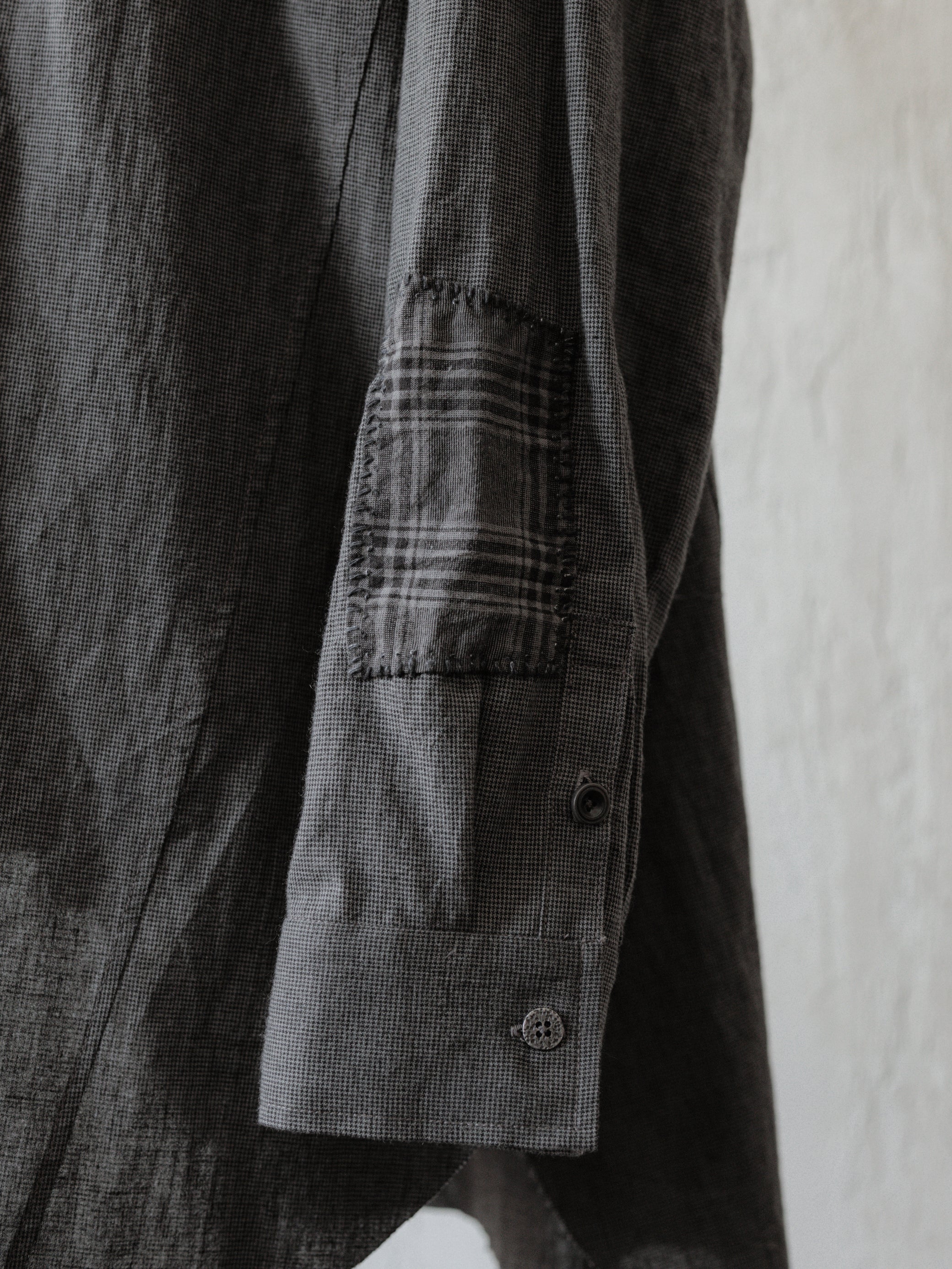 Forgotten Materials｜0222 / Grandpa's Repaired Shirt (Dark Grey)
