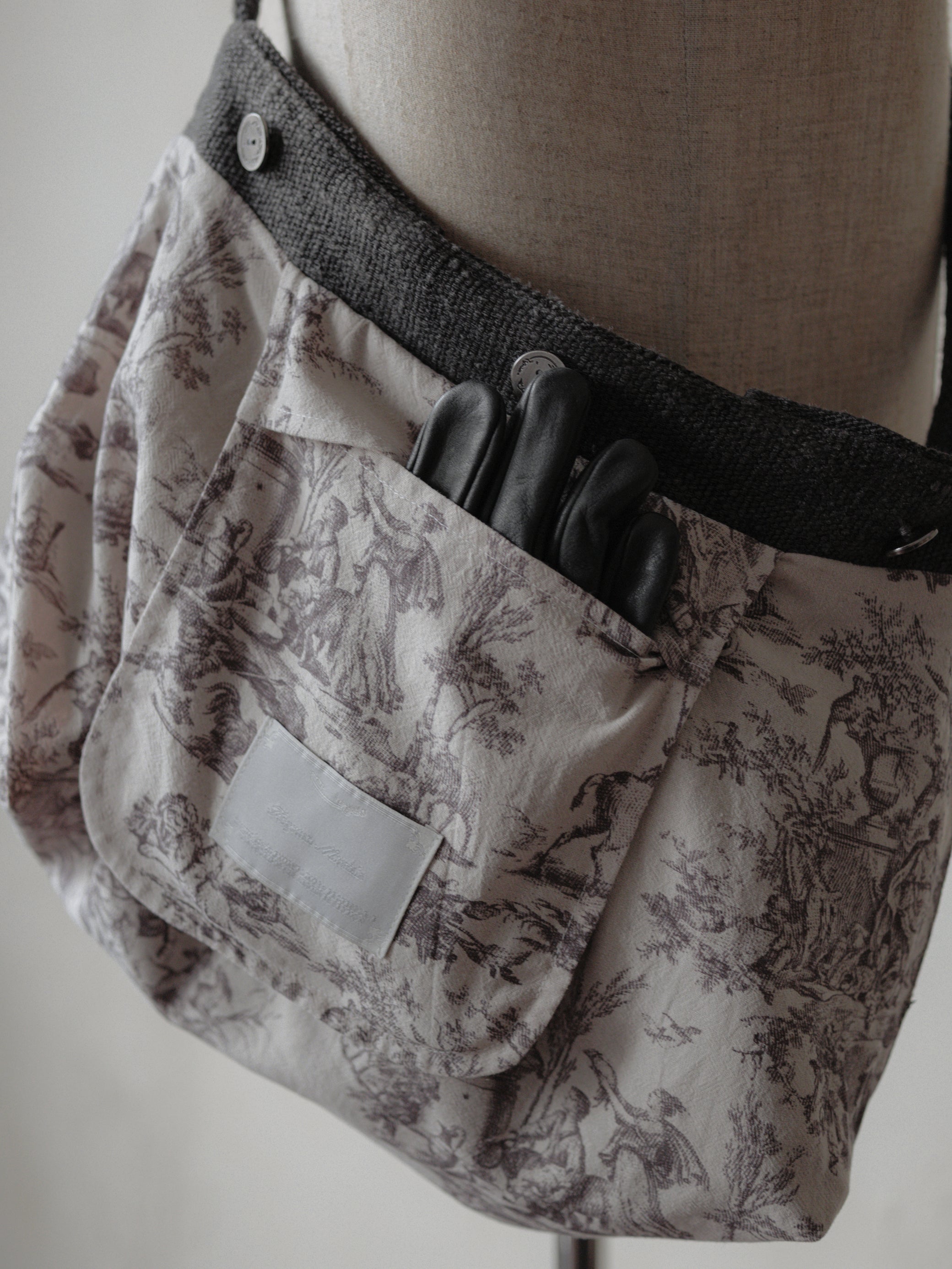 Forgotten Materials ACC｜Silk Bag (S)