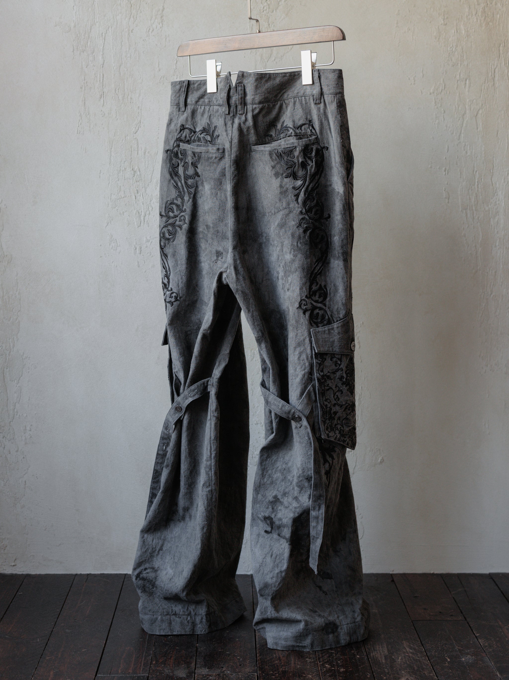 Forgotten Materials｜Embroidered Cargo – Professor.E
