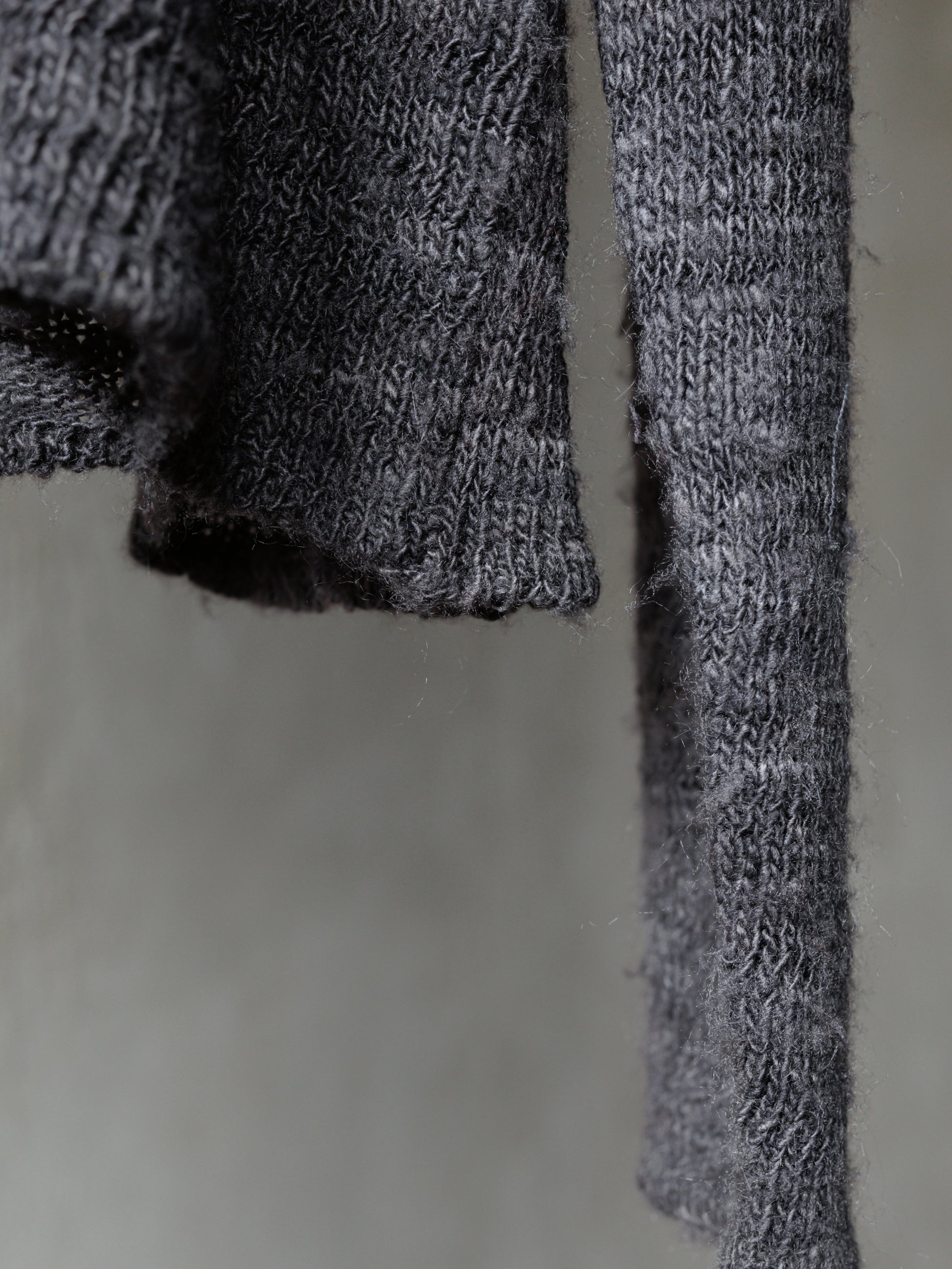 Forgotten Materials｜Tussah Silk Handspun Yarn Top (Natural Dyed Dark Purple)