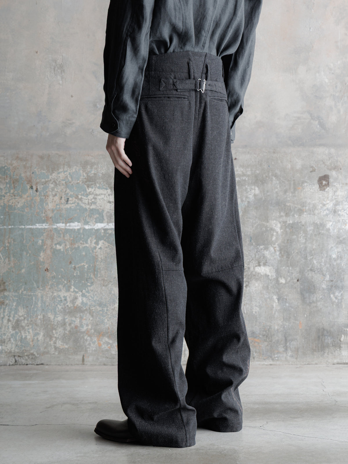 26FW｜Embroidered Overlock Trousers