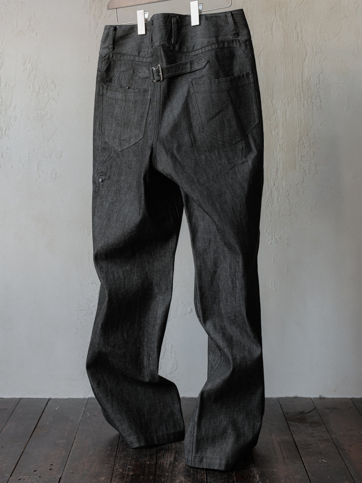 Forgotten Materials｜Embroidered Buckleback