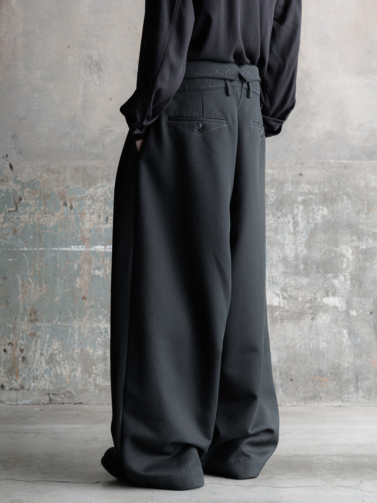 26FW｜Foldable Waist Embroidered Trousers