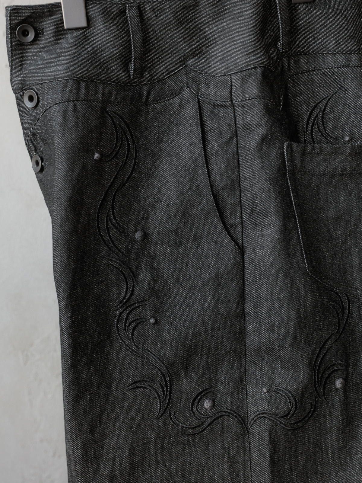 Forgotten Materials｜Embroidered Buckleback