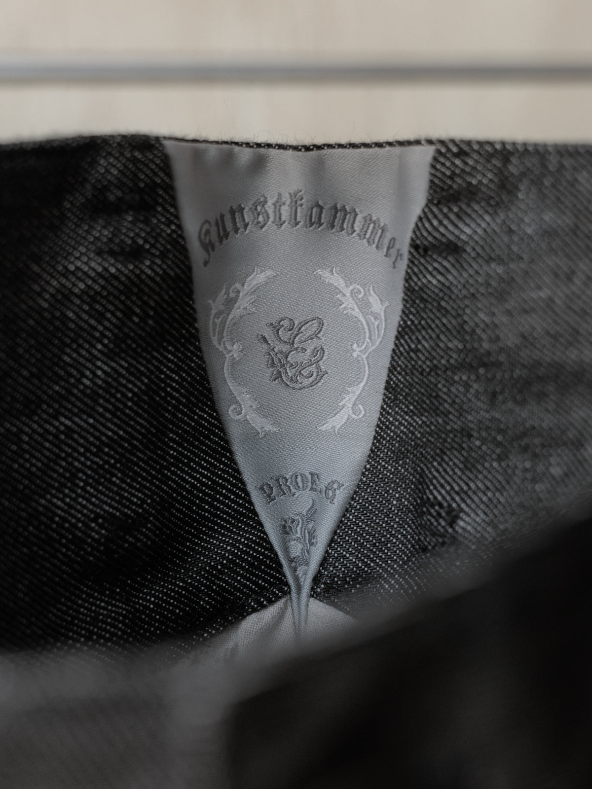 Forgotten Materials｜Embroidered Buckleback
