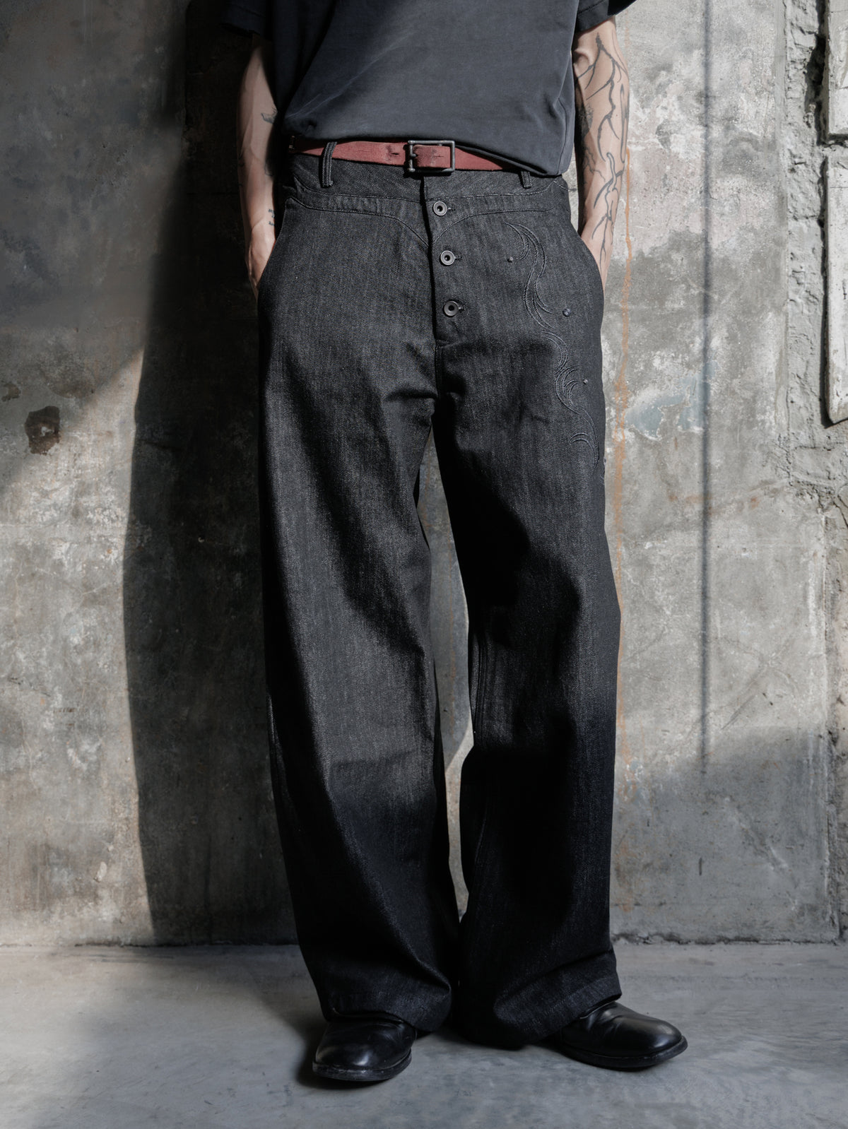 Forgotten Materials｜Embroidered Buckleback
