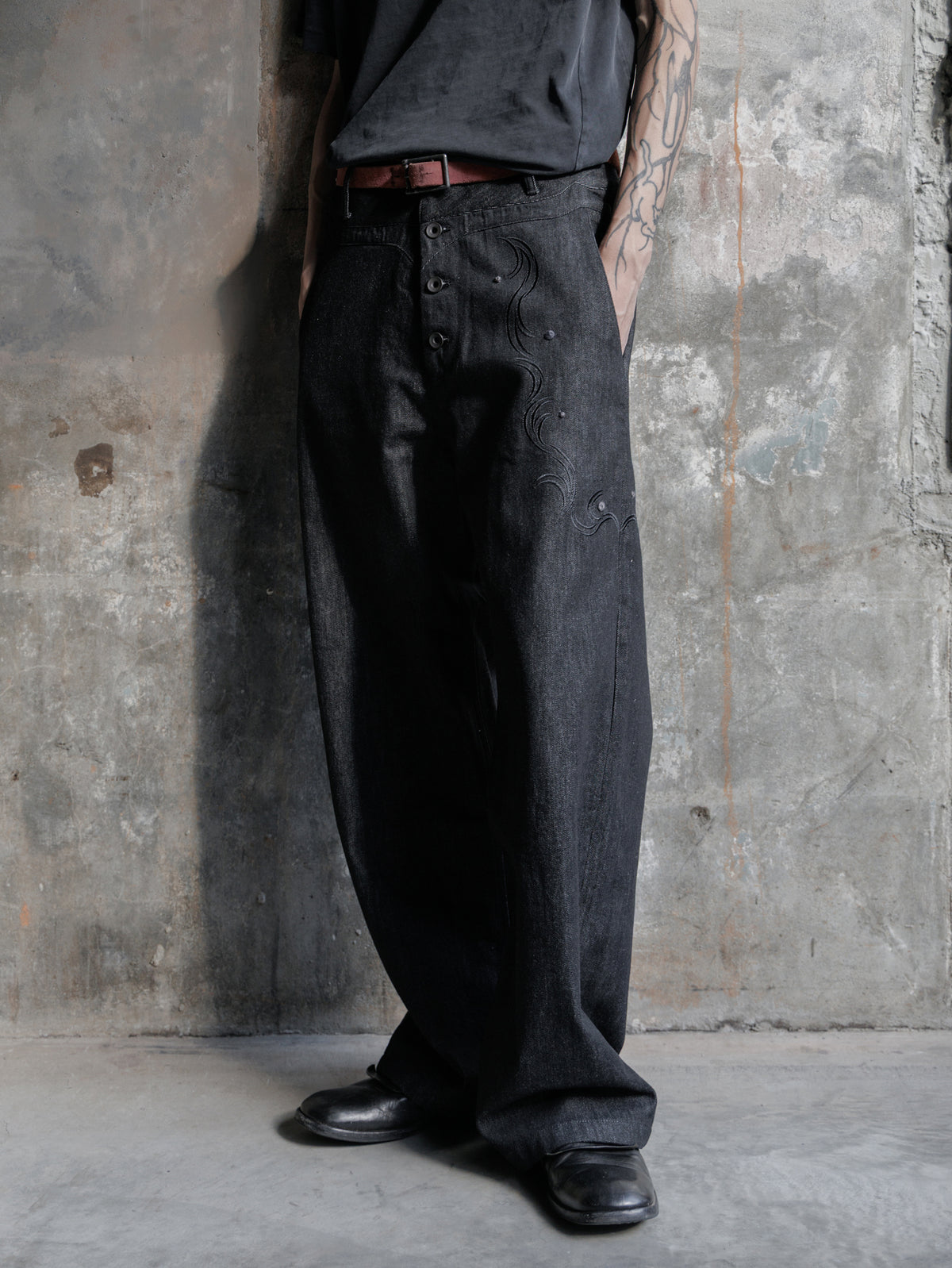 Forgotten Materials｜Embroidered Buckleback