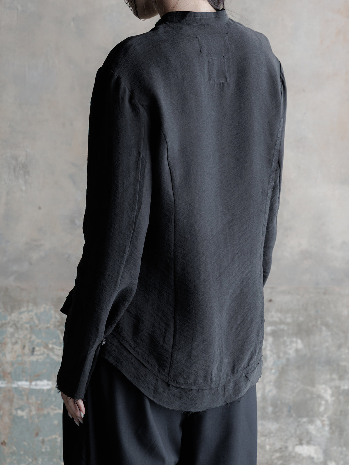 26FW WMS｜Tie-Neck Raw-Edge Shirt